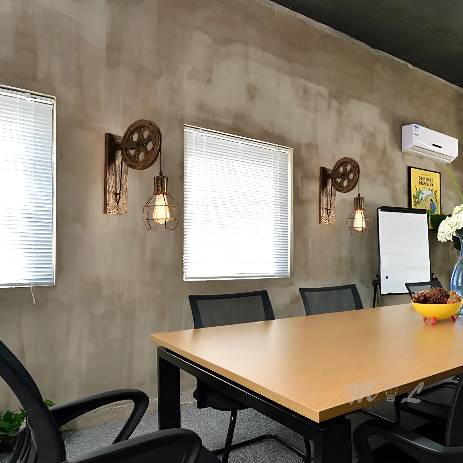 Energieffektiv LED-vegglampe, industriell stil for kontorbelysning. Slank design og funksjonell belysning.