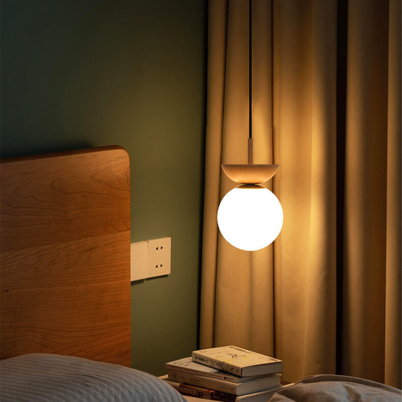 Innbydende ganglampe i minimalistisk japansk stil, med justerbar LED for perfekt lys.