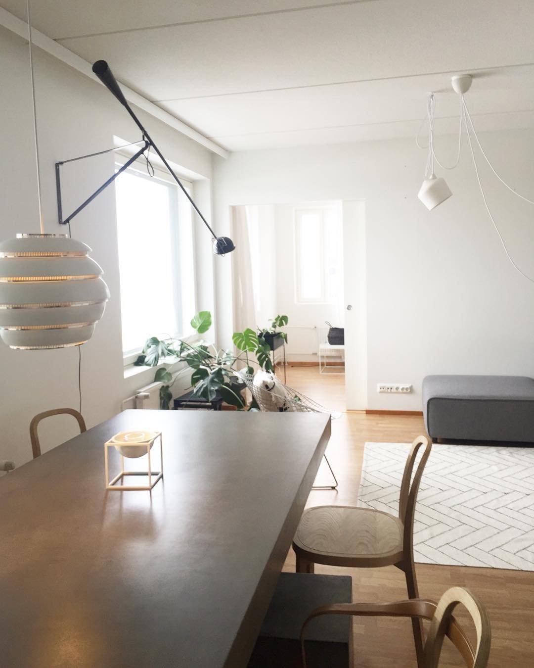 Moderne designlampe, Modell 265, i justerbar industriell stil. Ideell veggbelysning for ditt hjem. Hvit.