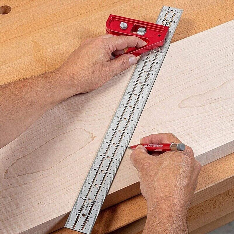 Praktisk justerbar kantlinjal for DIY-entusiaster og snekkerprosjekter.