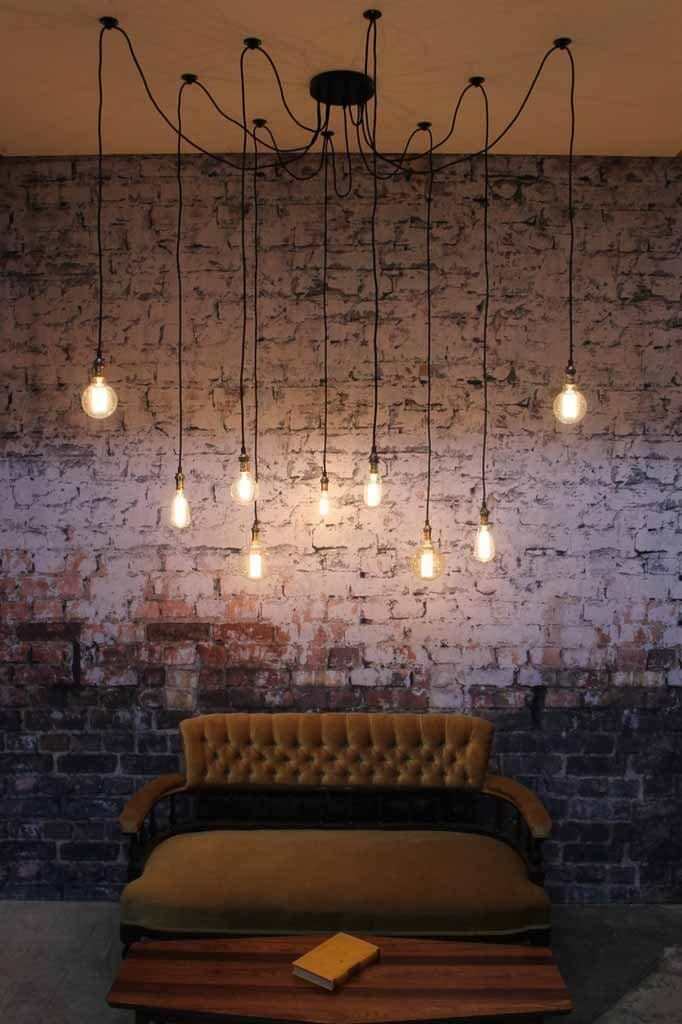 Justerbar design taklampe. Optimal for individuell tilpasning av lysretning og interiørdekorasjon.