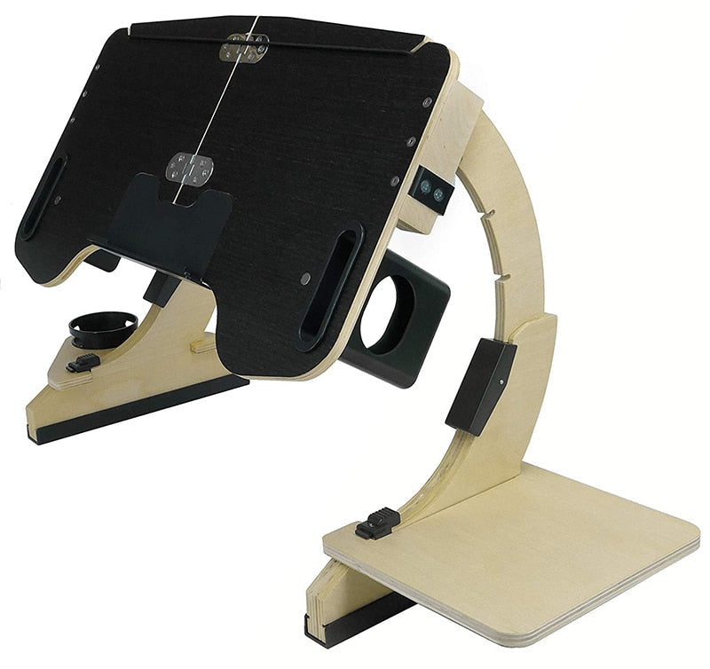 Multifunksjonelt trebord, ideelt som lesebord eller arbeidsbord. Ergonomisk design for bedre holdning.