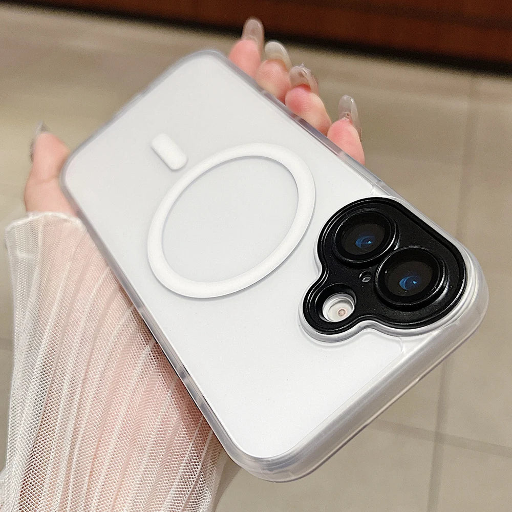 Klart magnetdeksel klart til å monteres på en iPhone 17 Pro, fremhever enkel montering og passform.