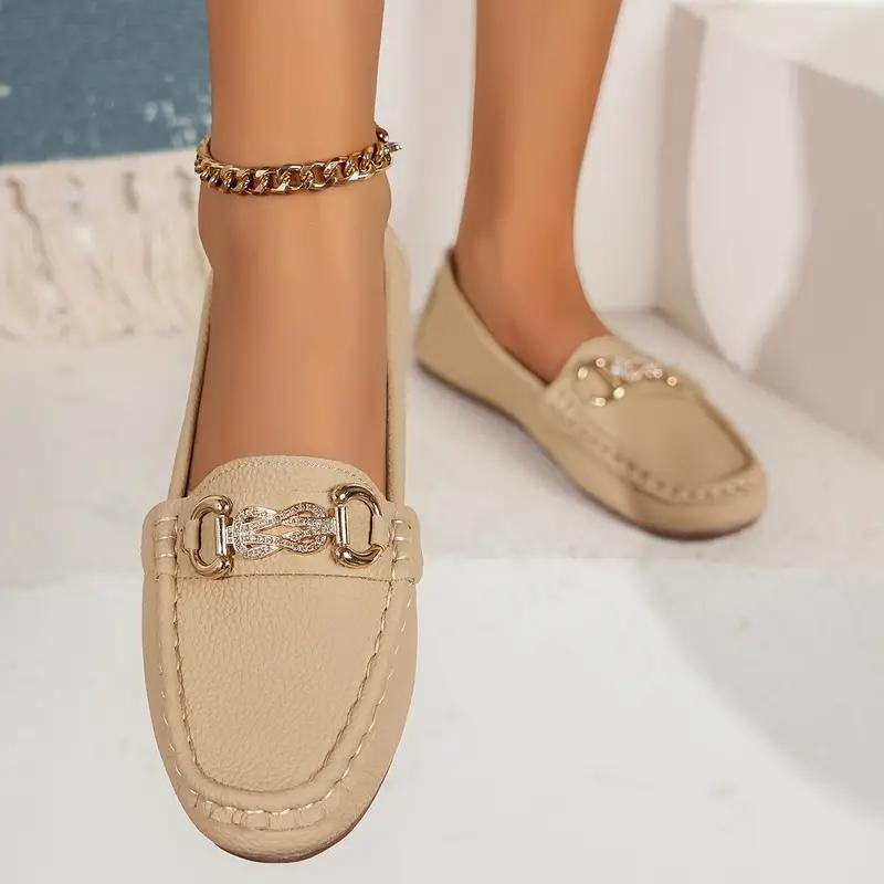 Moderne og komfortable dame loafers i klassisk stil, perfekte damesko for en elegant hverdagslook.