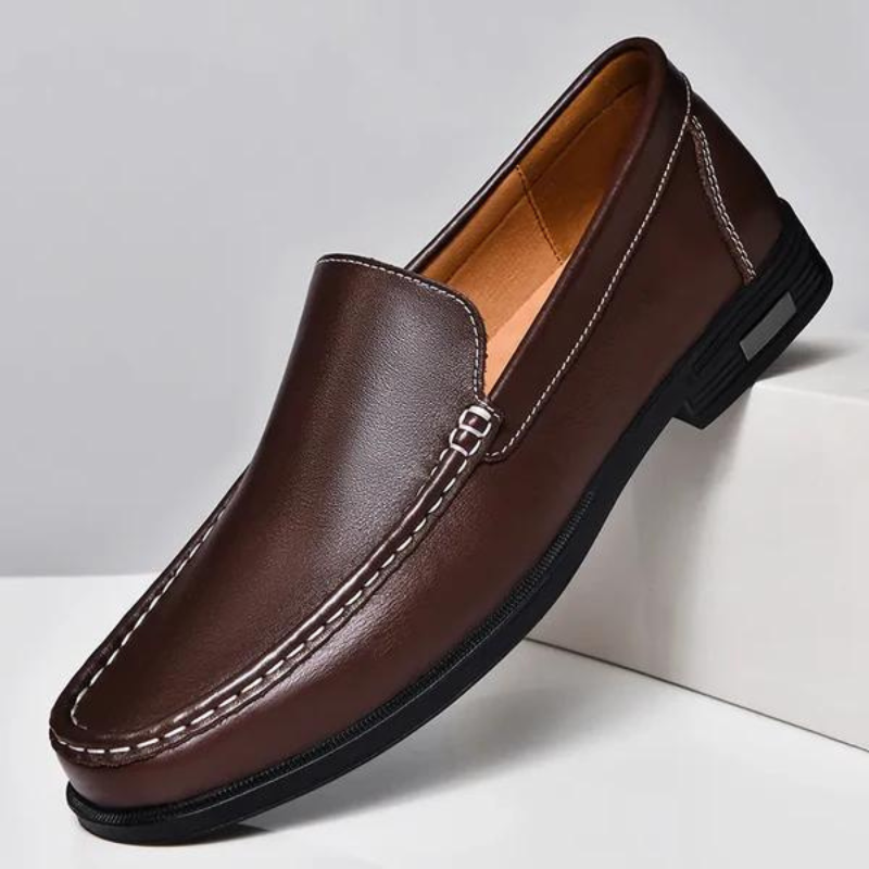 Perfekt balanse mellom stil og komfort i disse klassiske slip-on herreloafers.