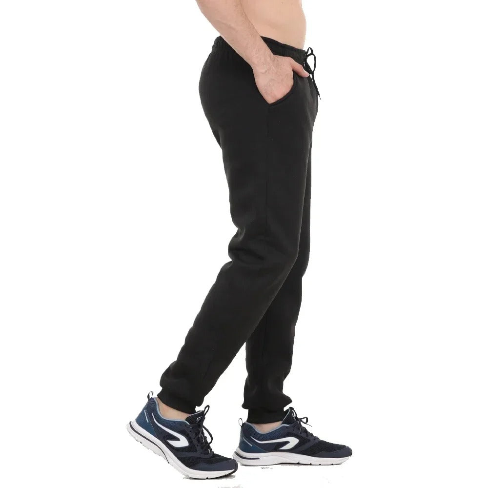 Praktisk joggebukse for menn med justerbar midje. Komfortabel og varm for vinteren, perfekt til sport.