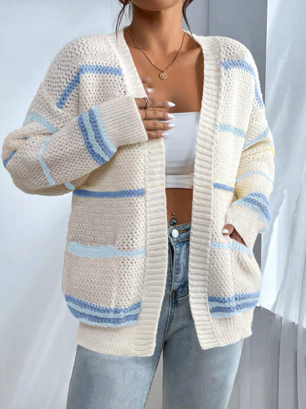 Kvinne strikkejakke med åpen front. Komfortabel og løstsittende oversized cardigan for dameklær.