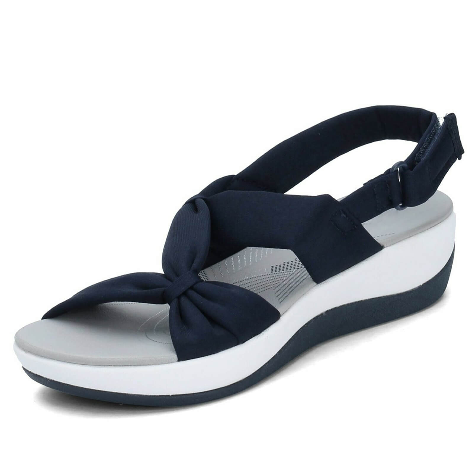 Svarte damesandaler med elegant design. Sklisikre sommersko for kvinner, tilbyr optimal komfort og støtte.