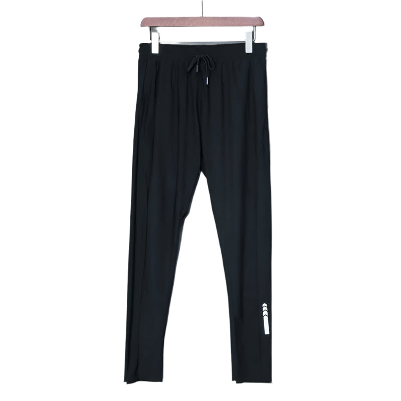 Komfortable herre joggebukser i mykt stoff, ideelle for trening, fritid og hverdag. Sporty og fleksible.