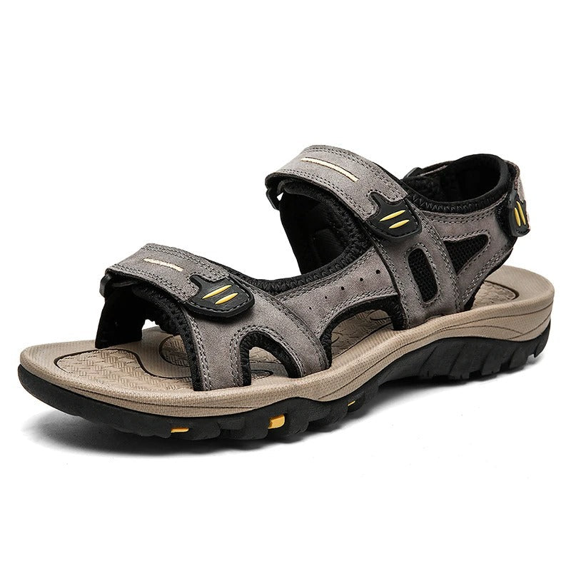 Justerbare menns sandaler med borrelås, ideelle for utendørs fritid og komfortabel reise. Perfekt for sommer.