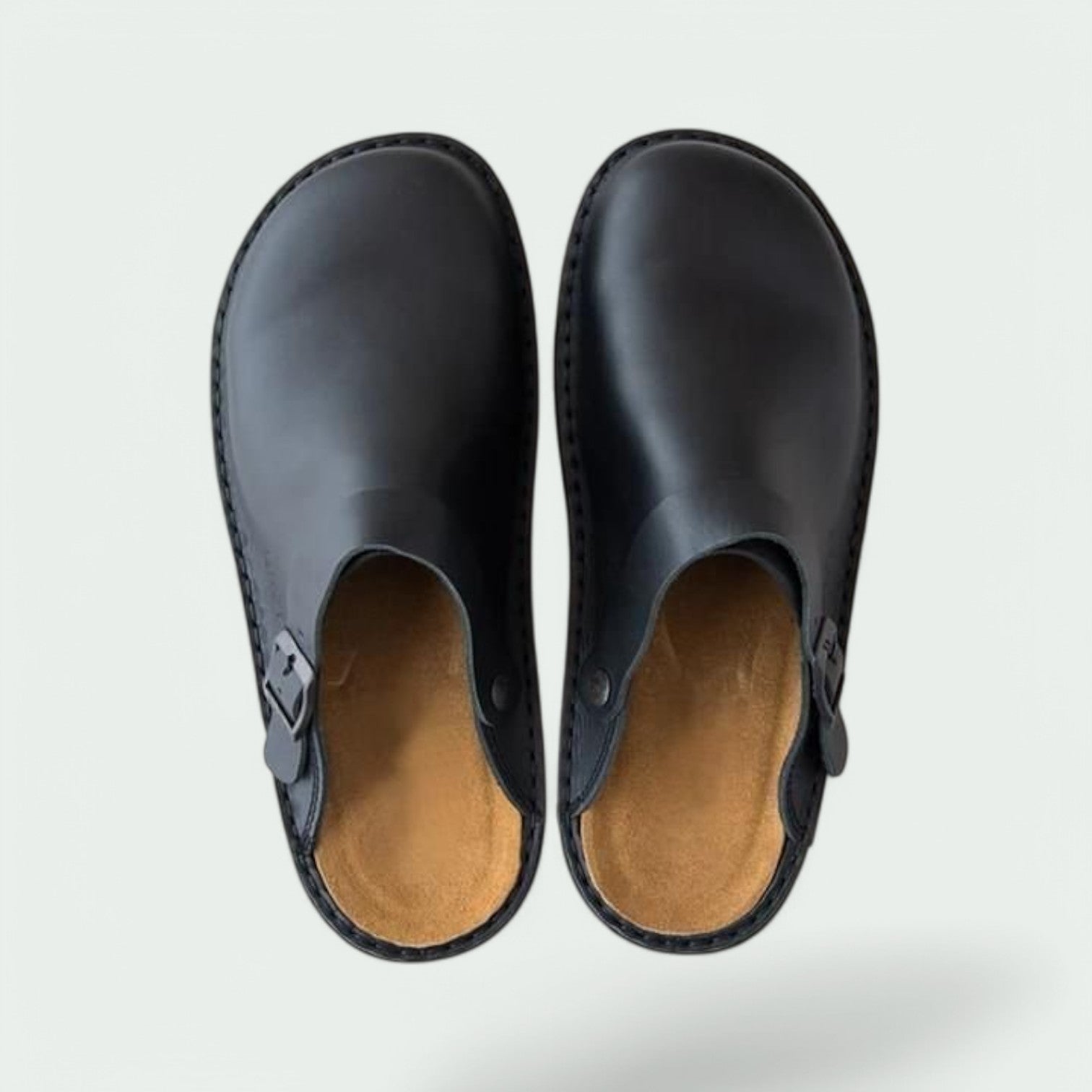 Stilige, komfortable herresandaler med åpen hæl. Allsidige sandaler for menn til sommer, hverdag og fest.