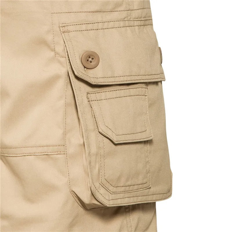 Shorts for menn med god passform, komfort og mange funksjonelle lommer.