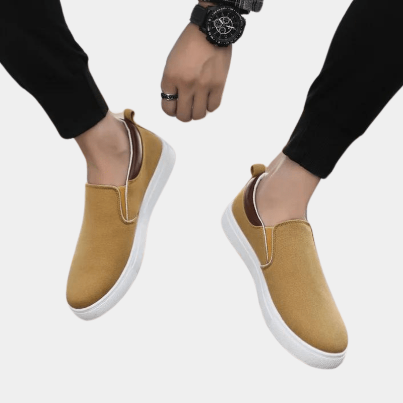 Lettvekt slip-on herresko i pustende stoff for maksimal komfort på varme vår- og sommerdager.