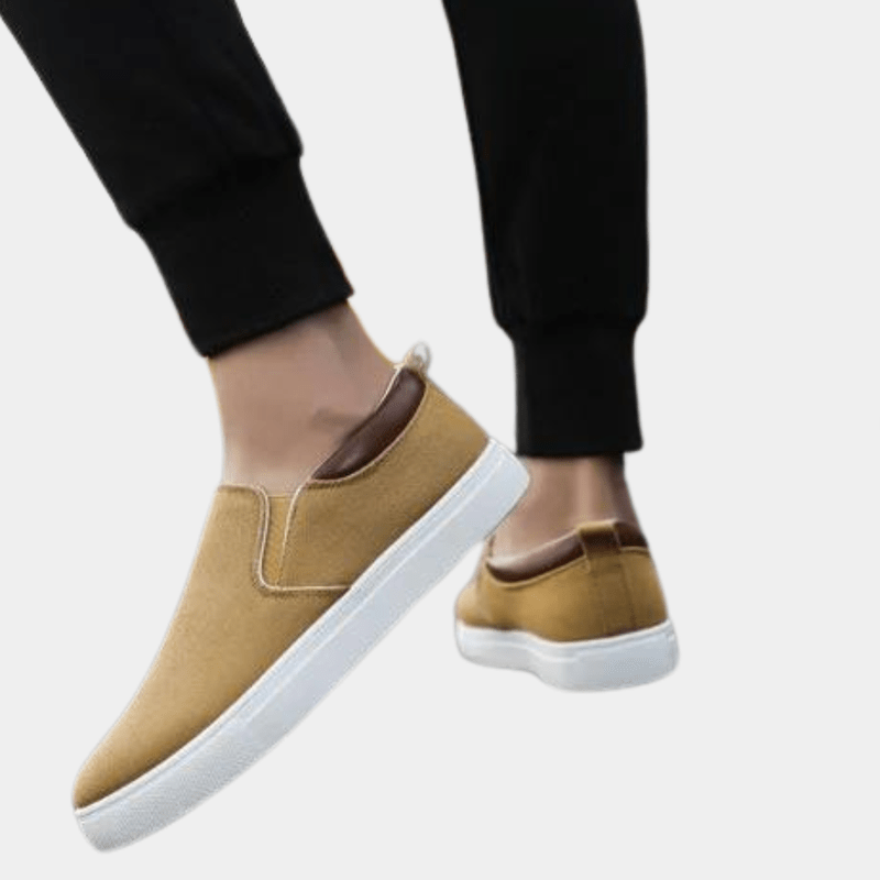 Ideelle fritidssko for menn; komfortable slip-on perfekt for avslappede aktiviteter.