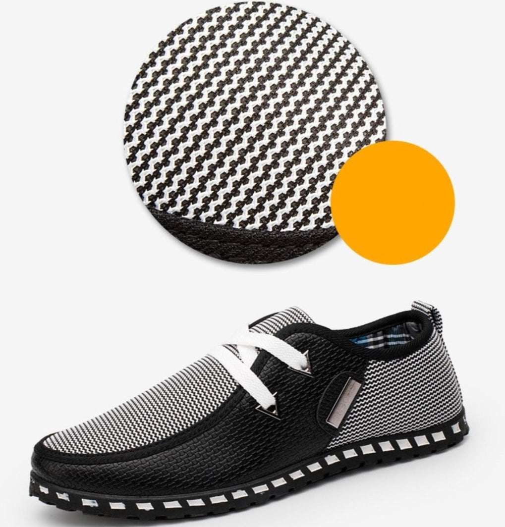 Beige slip-on herreloafers, ideelle som fritidssko og komfortsko for menn som verdsetter stil.