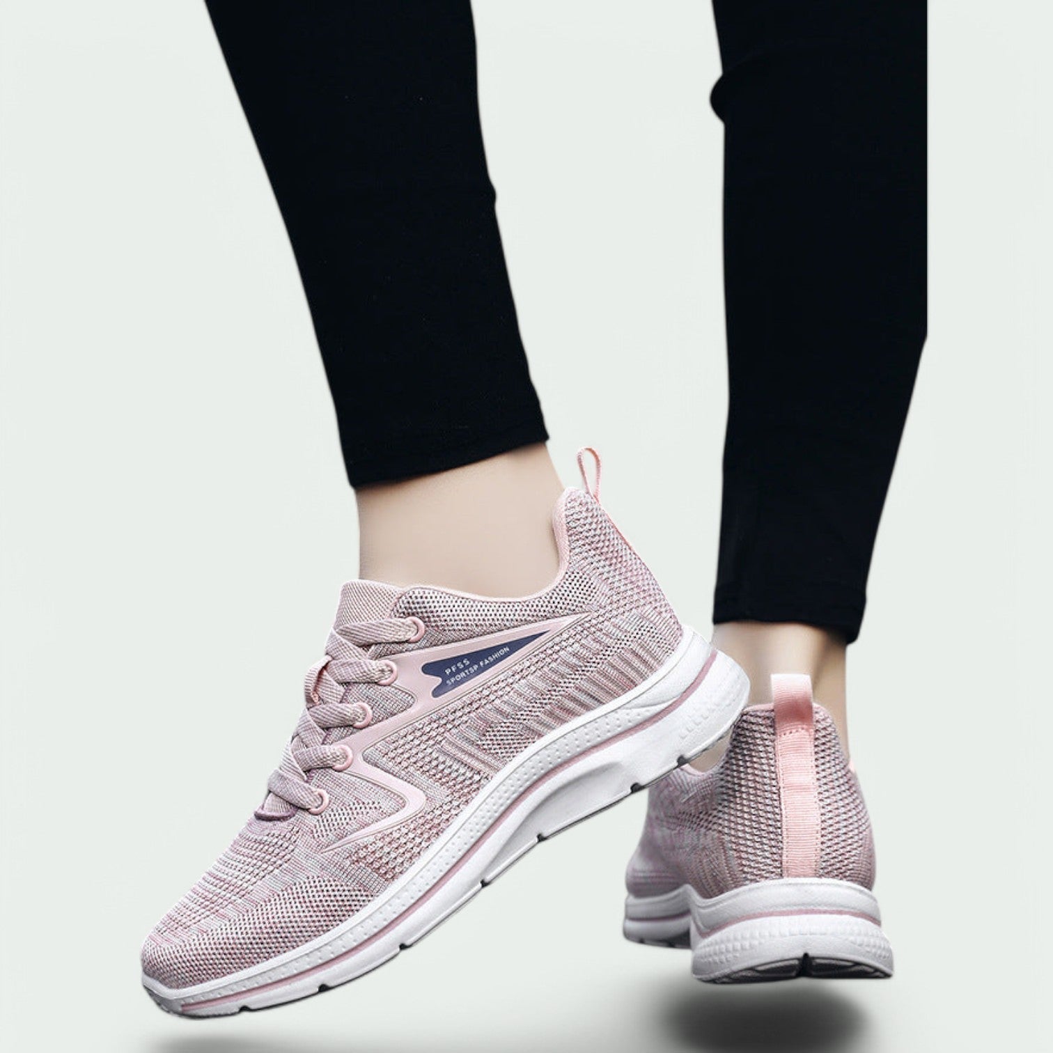 Lilla, pustende kvinnesko, ideelle som komfortable hverdagssko med ergonomisk stretch-fit.
