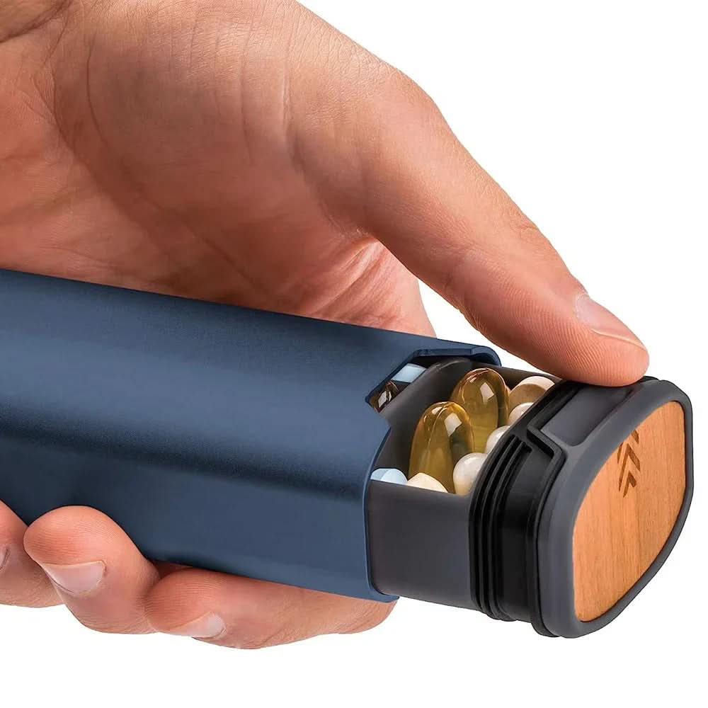 Fuktsikker og BPA-fri pilleorganisator, en robust 7-dagers medisinboks for sikker og organisert medisin på reise.