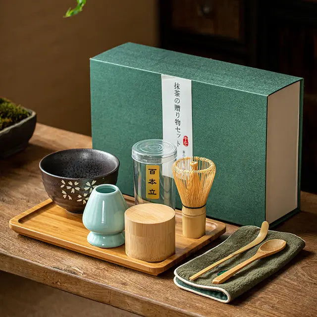 Perfekt gavesett for te-elskere: autentisk japansk matcha-seremonisett med vakre komponenter.