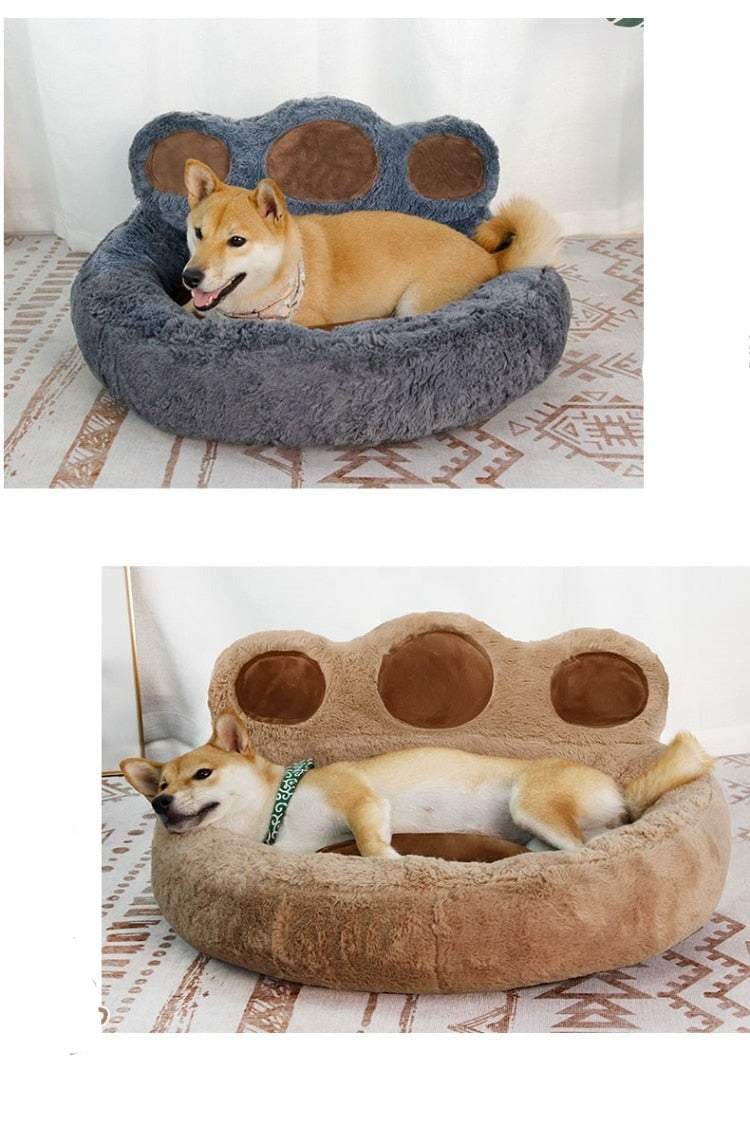 Varm og komfortabel hundeseng/katteseng med pote-design. Myk, vaskbar soveplass for kjæledyr.