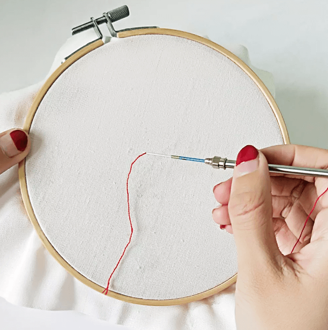 Opplev stressfri håndarbeid med punch-needle broderinålesett, perfekt for avslappende og kreativ hobby.