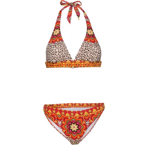 Kvinne i rød bohemsk blomsterbikini, klar for strand og sommerferie. Chic badetøy med mønster.