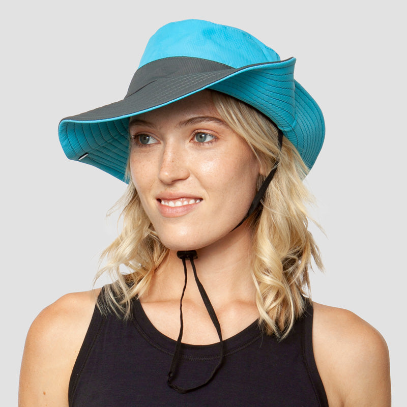 Beskyttende UV-solhatt for kvinner. Sammenleggbar strandhatt i polyester, ideell for solrik sommer.