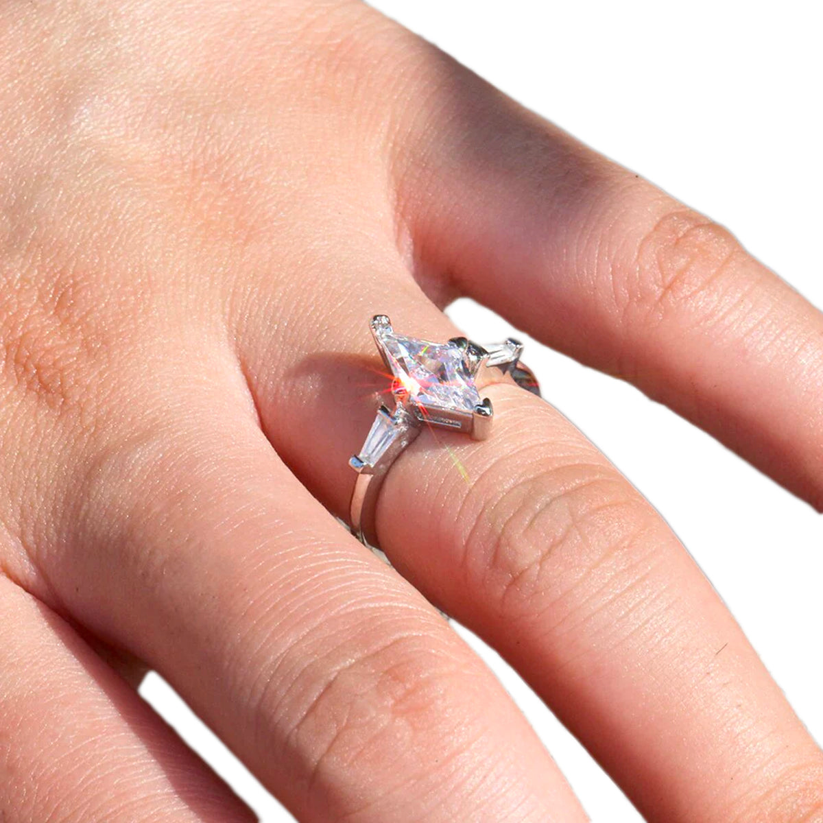 Hjertering for kvinner med cubic zirconia, et populært valg for gaver og mote.