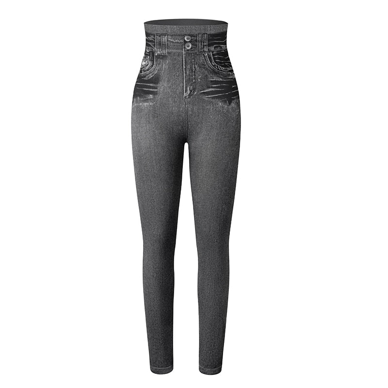 Kvinner i jeans-leggings med høy midje og slank passform, viser komfort, mote og stil i hverdagen.