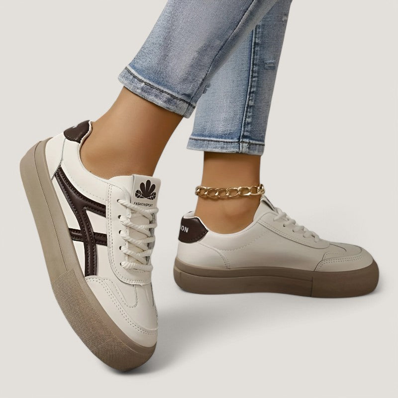 Stilige kvinner sneakers med ekstra støtte. Perfekte sportssko og fritidssko for aktiv komfort.