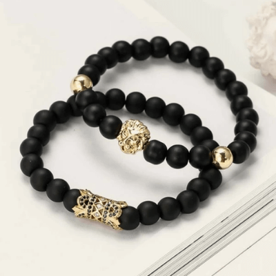 Håndlaget naturstein armbånd for kvinner med detaljert løvefigur. Uttrykk din styrke og øk selvtilliten.