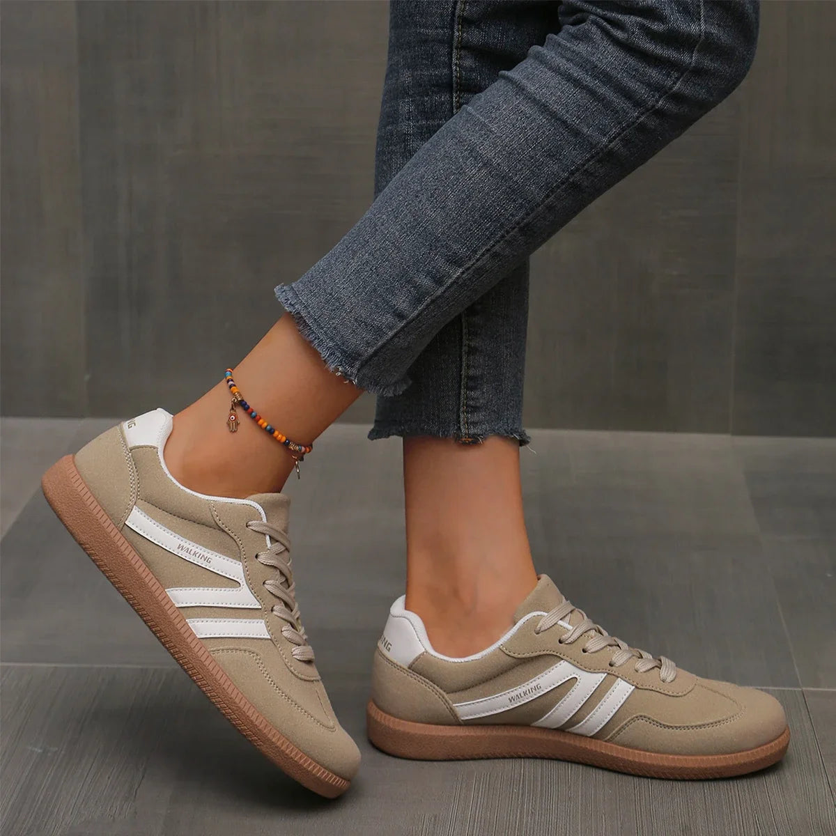 Khaki ortopediske damesko, perfekte fritidssko og aktive sneakers med lettvekts komfort og god støtte.
