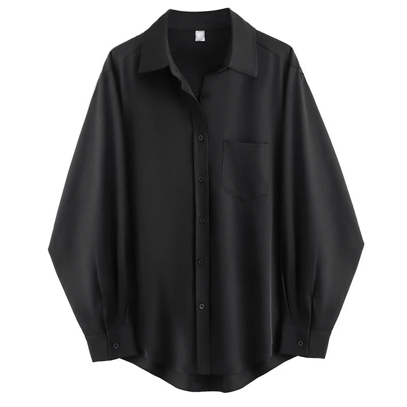 Elegant oversized dameskjorte med lange ermer. Allsidig for kontor eller casual fritidsbruk.