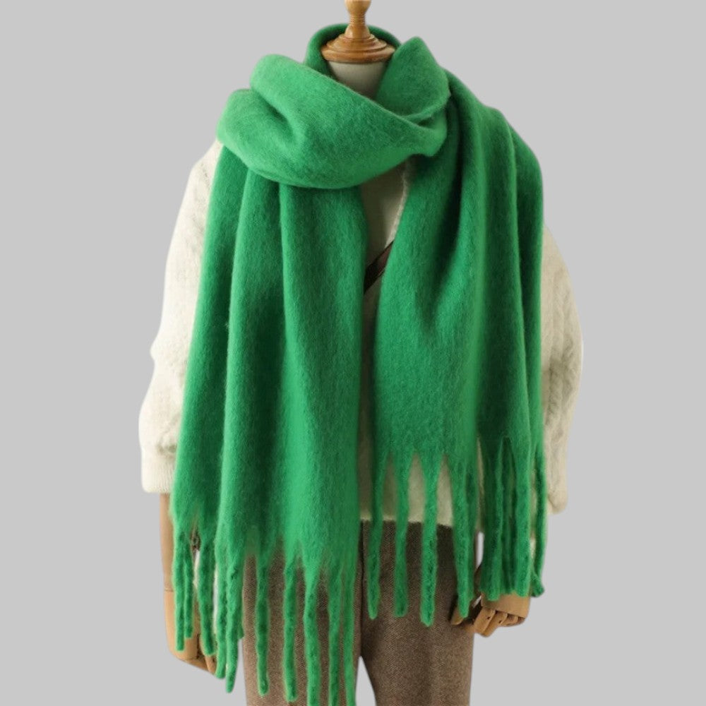 Kvinnes oversized langt skjerf i mykt stoff, ideelt for stil og varme om vinteren.