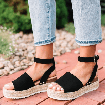 Stilige sommer sandaler med plattform for kvinner. Komfortable espadriller.
