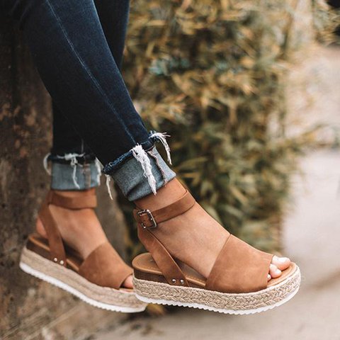 Damessko: Sommer plattformsandaler i espadrille-stil, perfekt for fritid og stil.