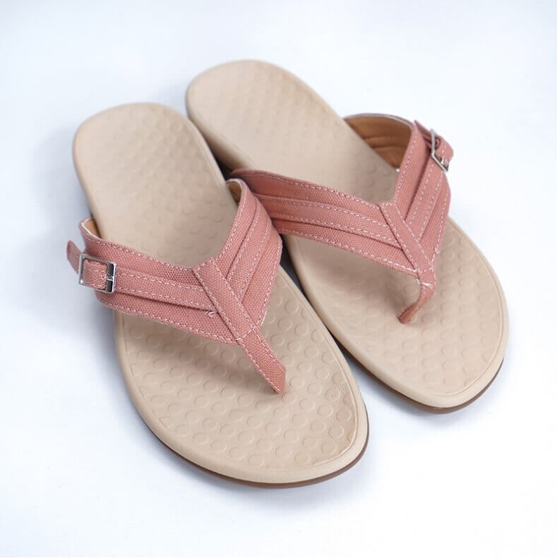 Slip-on sandaler for damer, perfekt for hverdagsbruk og avslapning i sommer.