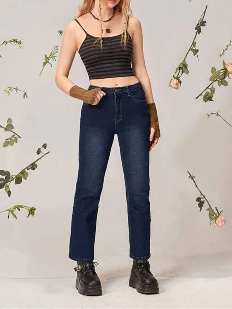 Trendy sommertopp for kvinner, stripete crop top med tynne spaghettistropper for casual mote.