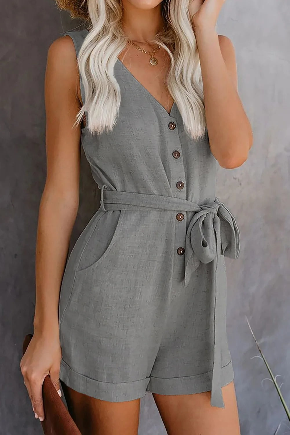 Chic V-hals jumpsuit for kvinner, moderne dameklær for en sofistikert look.