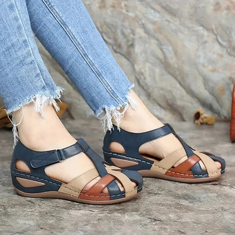 Trendy slip-on vanntette sommersandaler for kvinner. Designet for komfort og stil på varme dager og ferie.
