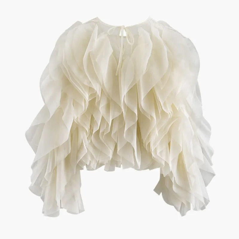 Stilren og elegant kvinneskjorte med O-hals og volanger, perfekt for både jobb og fest.
