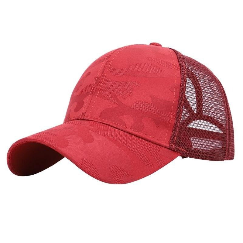 Beskyttende kvinners baseballcap for solfylte dager, med smart hestehalehull og justerbar komfort.