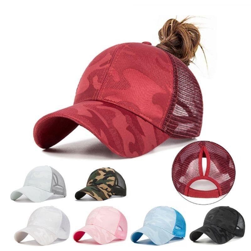 Nærbilde av dame baseballcap med detaljert kabelhull for hestehale, justerbart design.