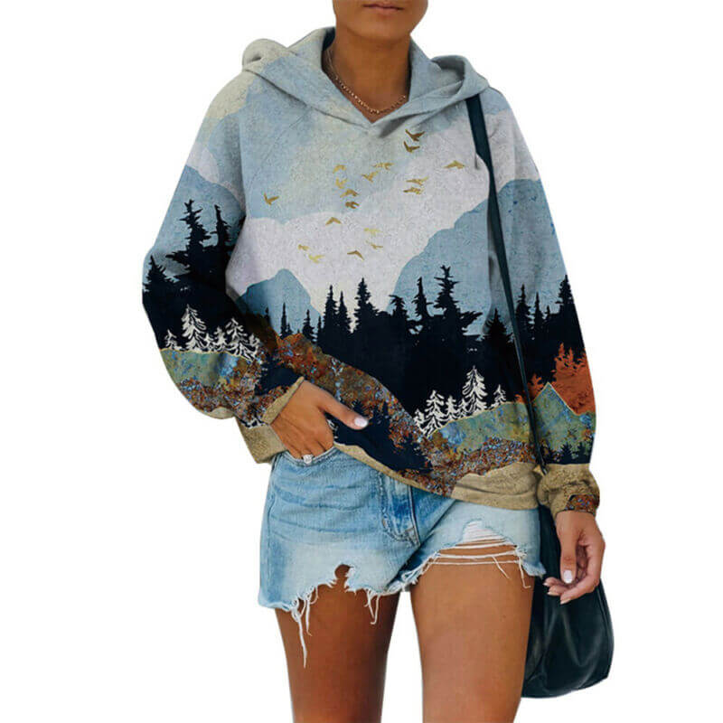 Fjellinspirert genser for kvinner, med kunstnerisk trykk og rund hals, perfekt for en uformell look.