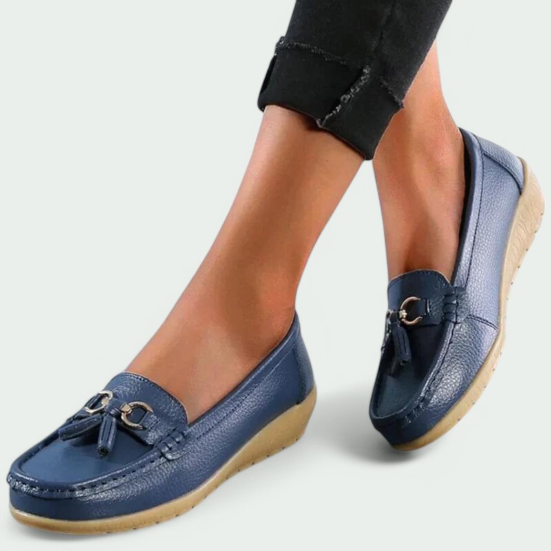Flerfargede slip-on mokasiner for kvinner, ideelle som avslappede fritidssko.