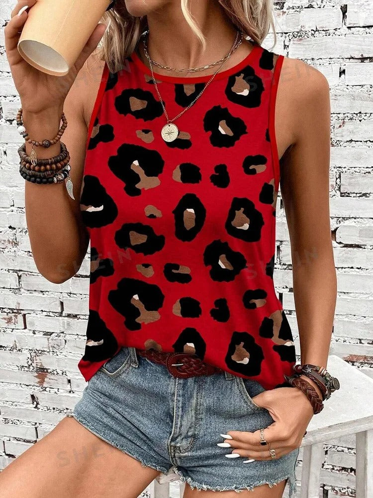 Nærbilde av kvinners leopard tank top, viser unikt dyreprint mønster på en ermeløs sommertopp.