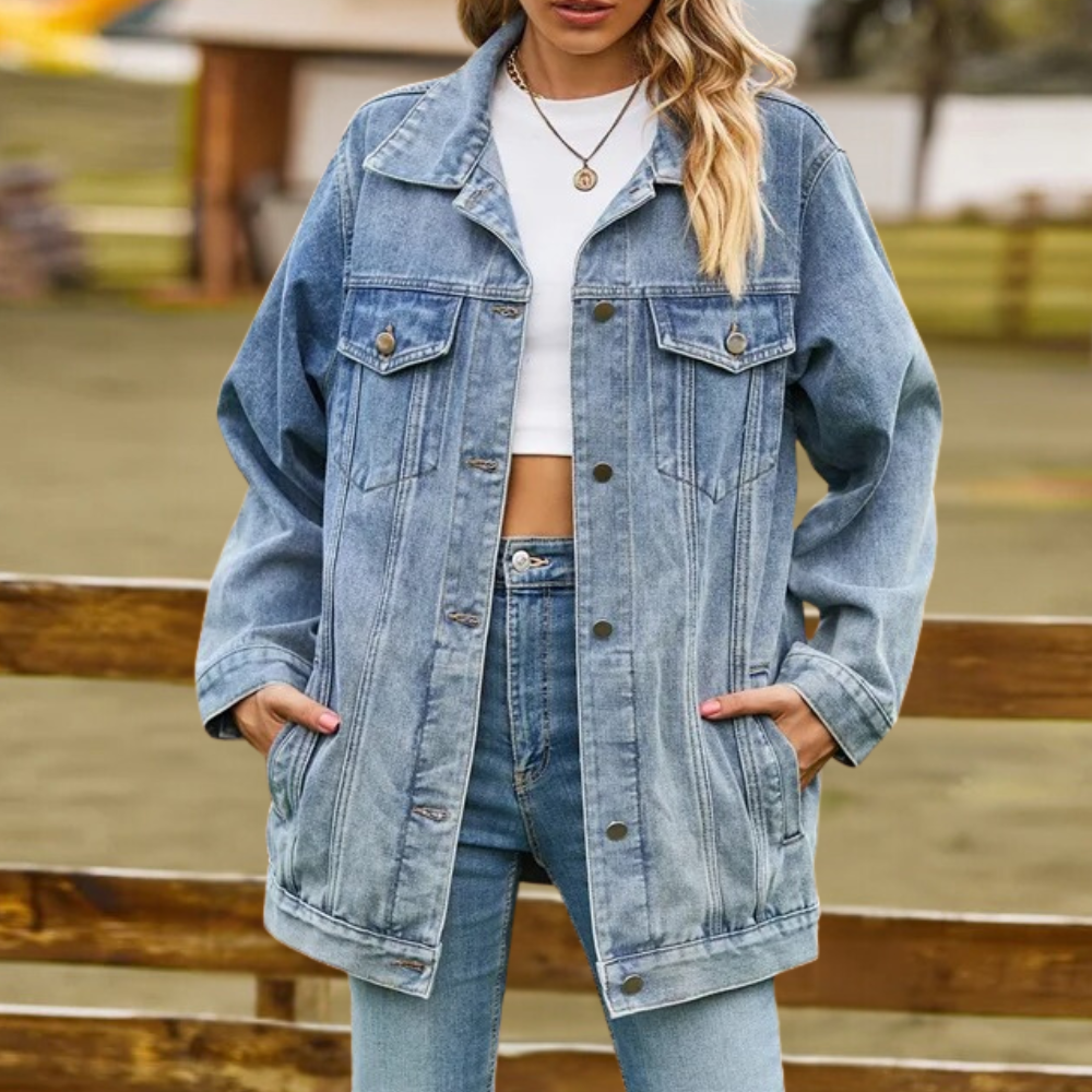 Stilig damejakke i retro denimstil, oversize passform. Komfortabelt og allsidig yttertøy for alle sesonger.