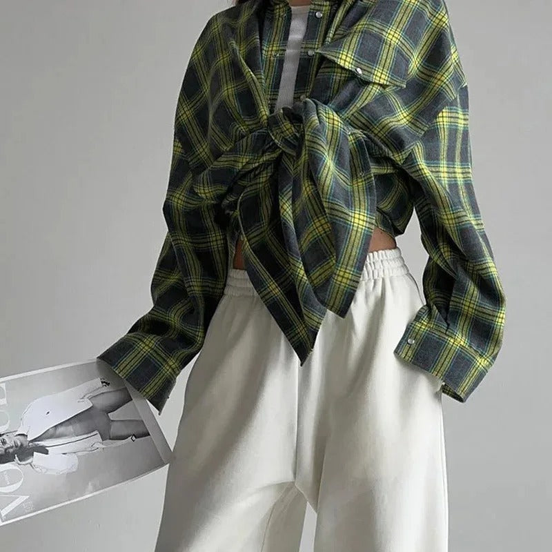 Flerfarget oversized rutete skjorte for kvinner, langermet. Casual stil og trendy kvinneklær.