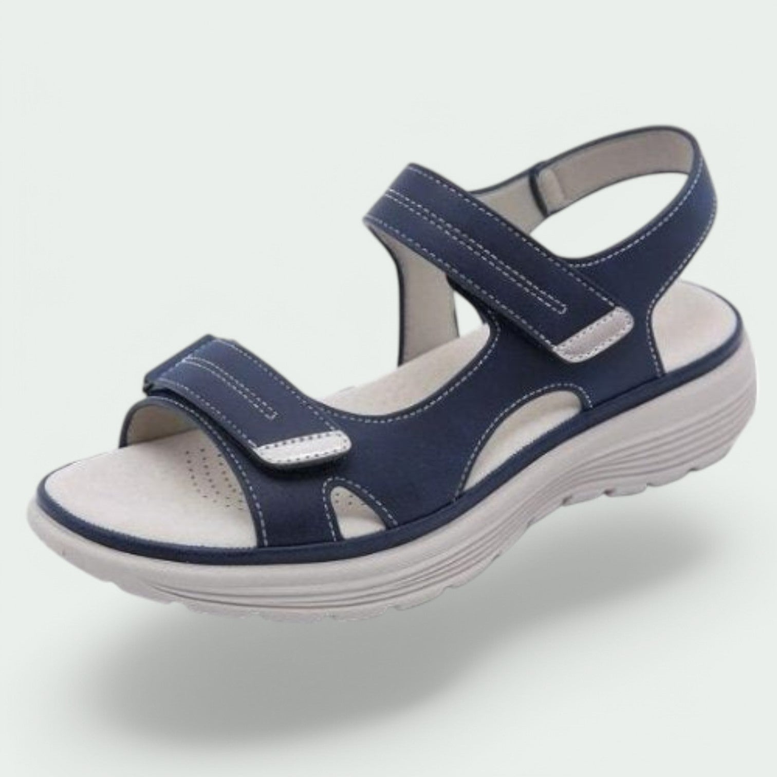 Sommersandaler for kvinner med ergonomisk støtte og antiskli såle. Justerbar for optimal komfort.