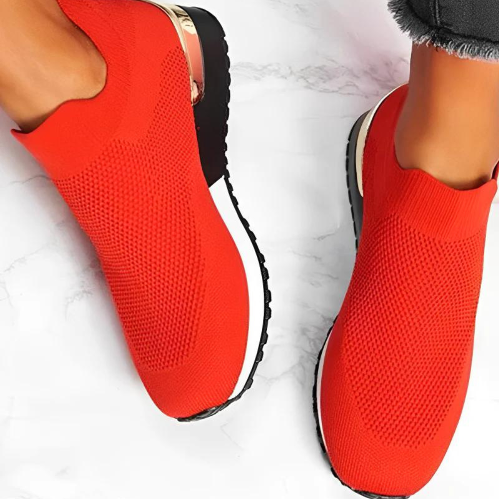 Stilrene kvinners slip-on sko for vår og sommer. Komfortable, lette og elegante fritidssko.