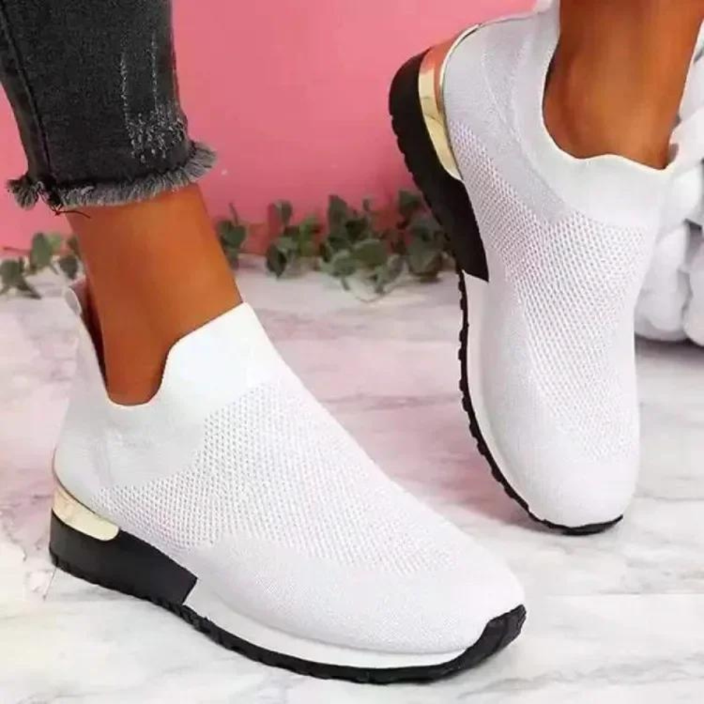 Elegant og komfortabel slip-on kvinnesko. Lettvektig fritidssko med tidløs, minimalistisk design.
